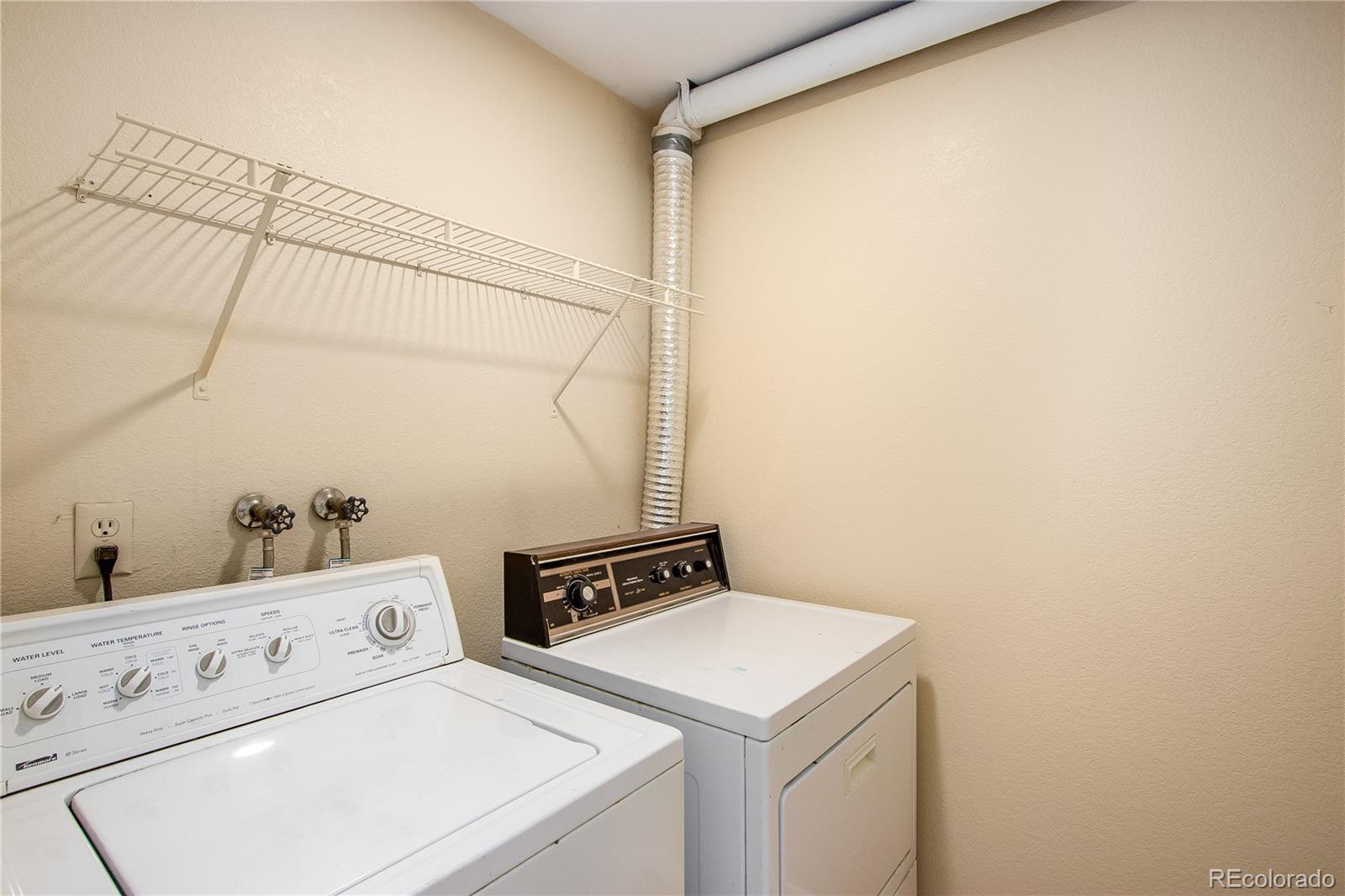 MLS Image #22 for 2212 s yosemite circle,denver, Colorado