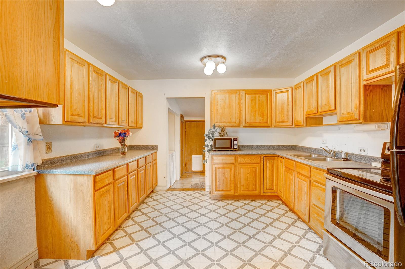 MLS Image #5 for 2285 s julian street,denver, Colorado