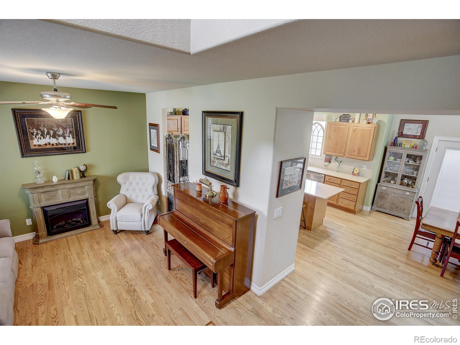 MLS Image #11 for 3357  sedgwick circle,loveland, Colorado