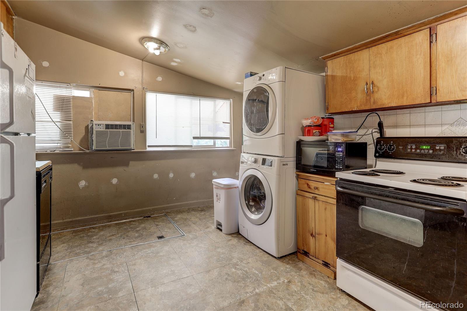 MLS Image #13 for 4759  logan street,denver, Colorado