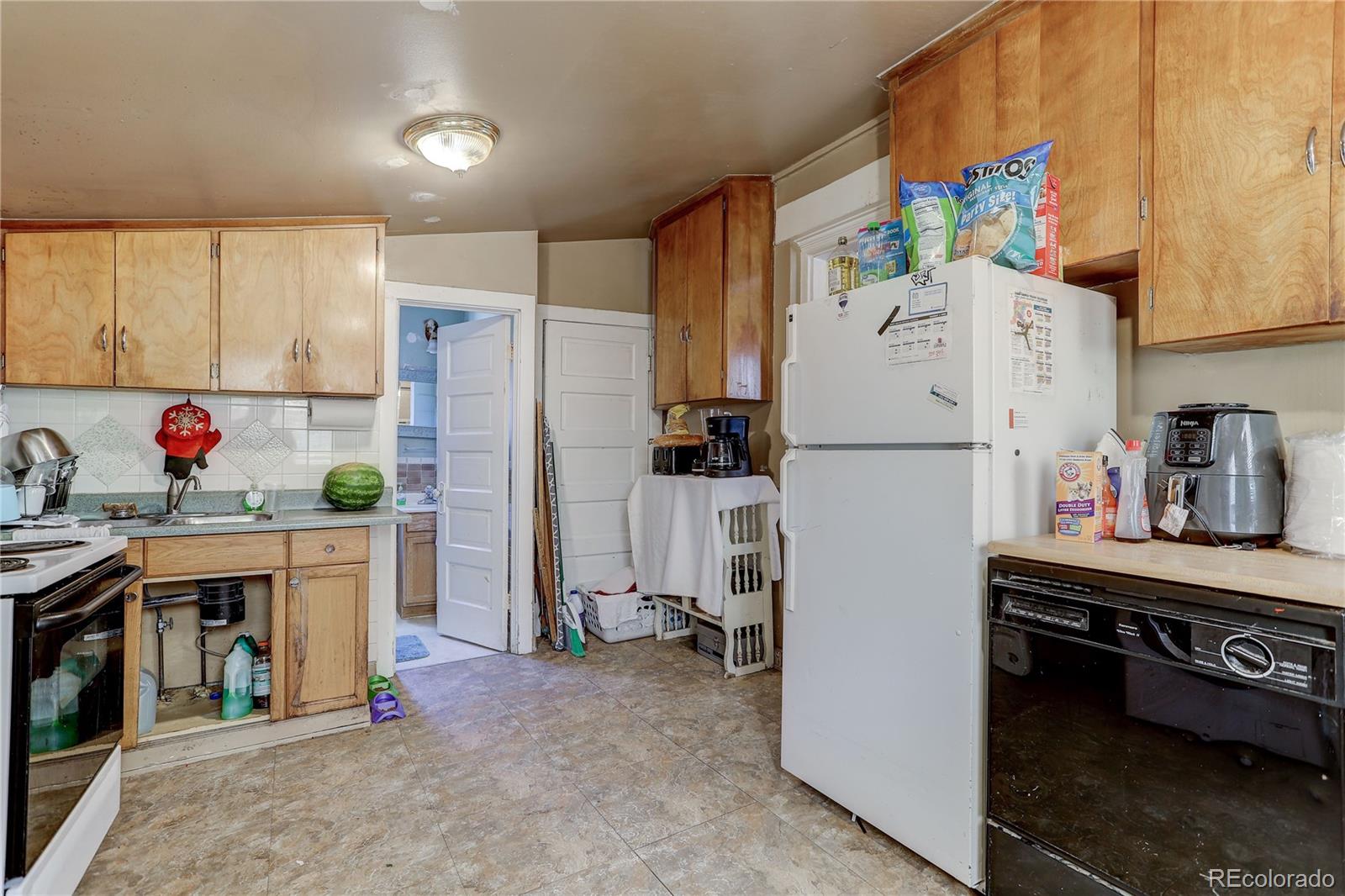 MLS Image #18 for 4759  logan street,denver, Colorado