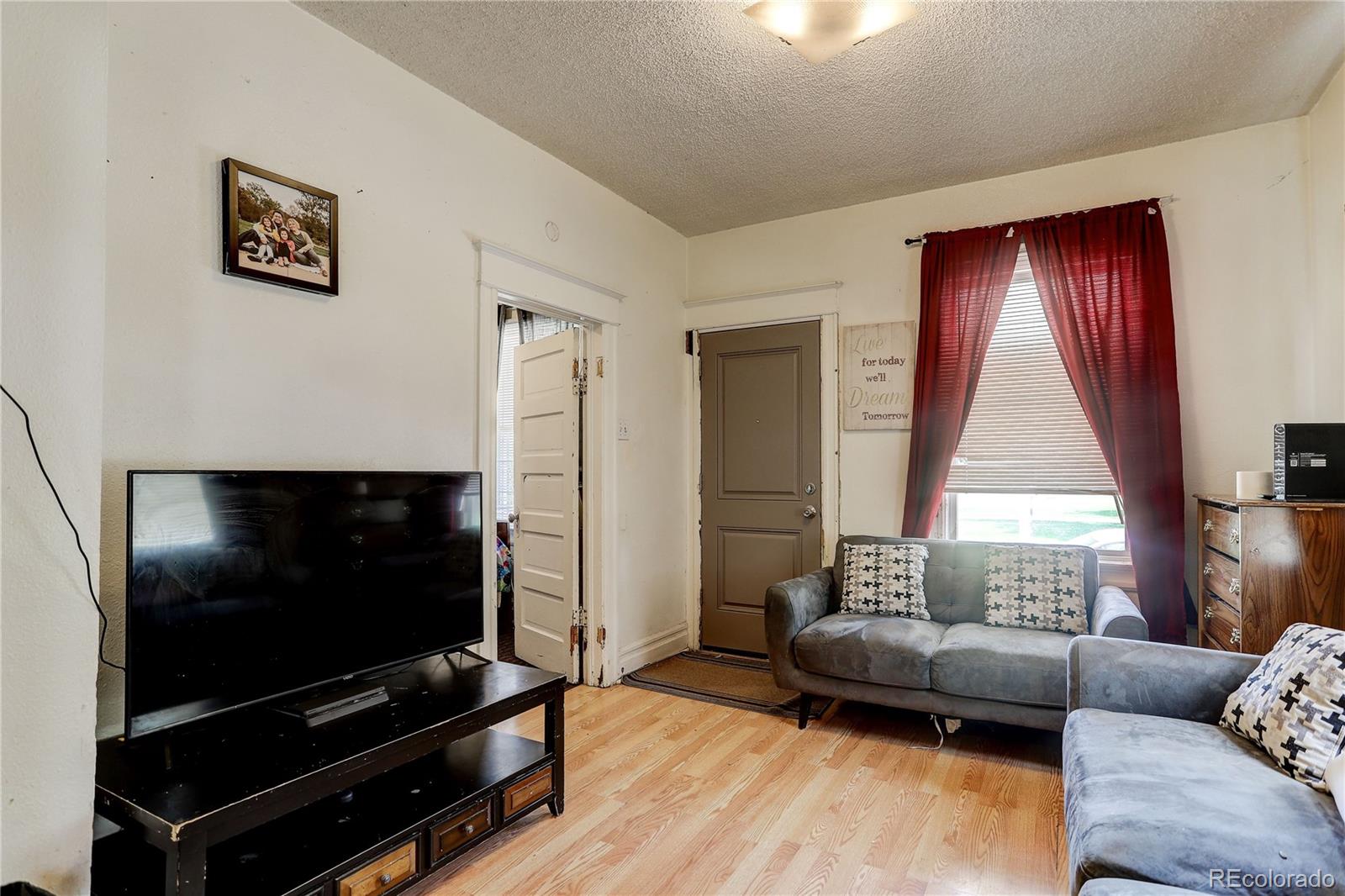 MLS Image #6 for 4759  logan street,denver, Colorado