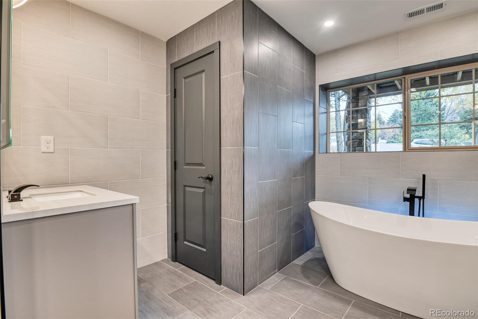 MLS Image #16 for 15  newport circle,colorado springs, Colorado