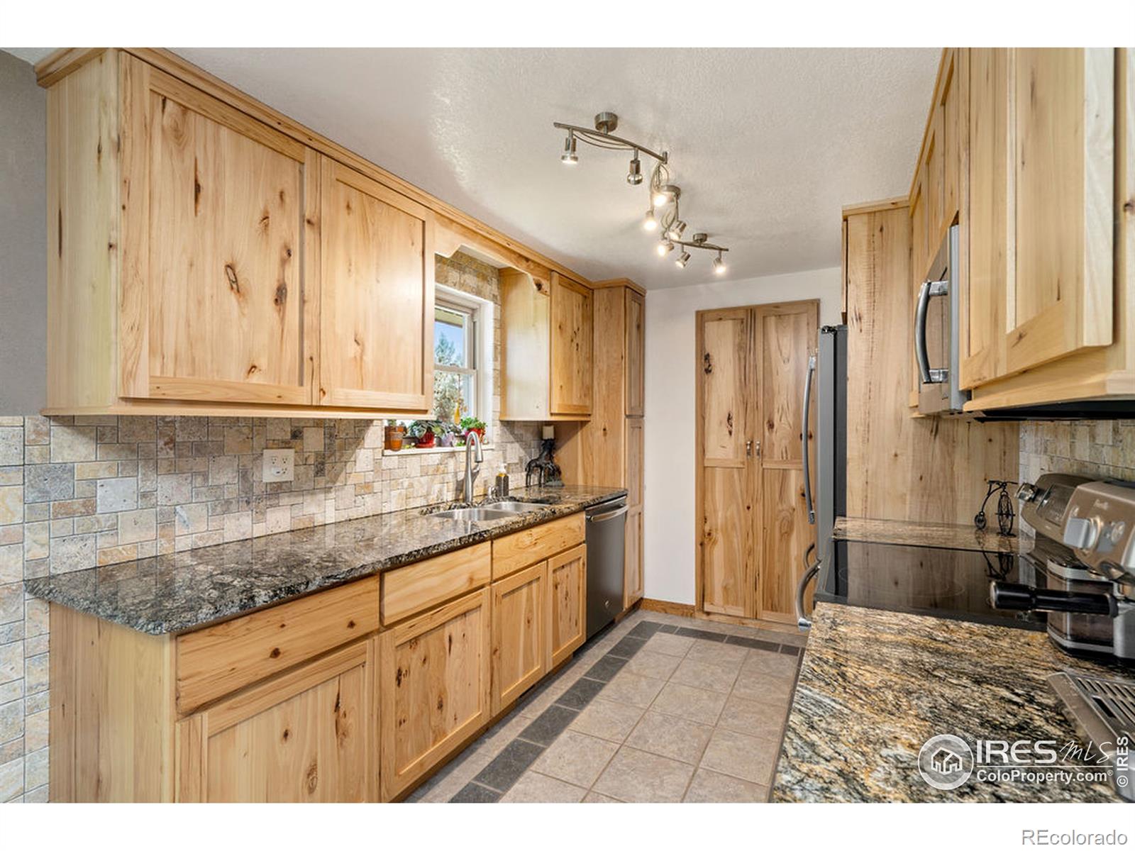 MLS Image #11 for 2538  kittredge drive,loveland, Colorado