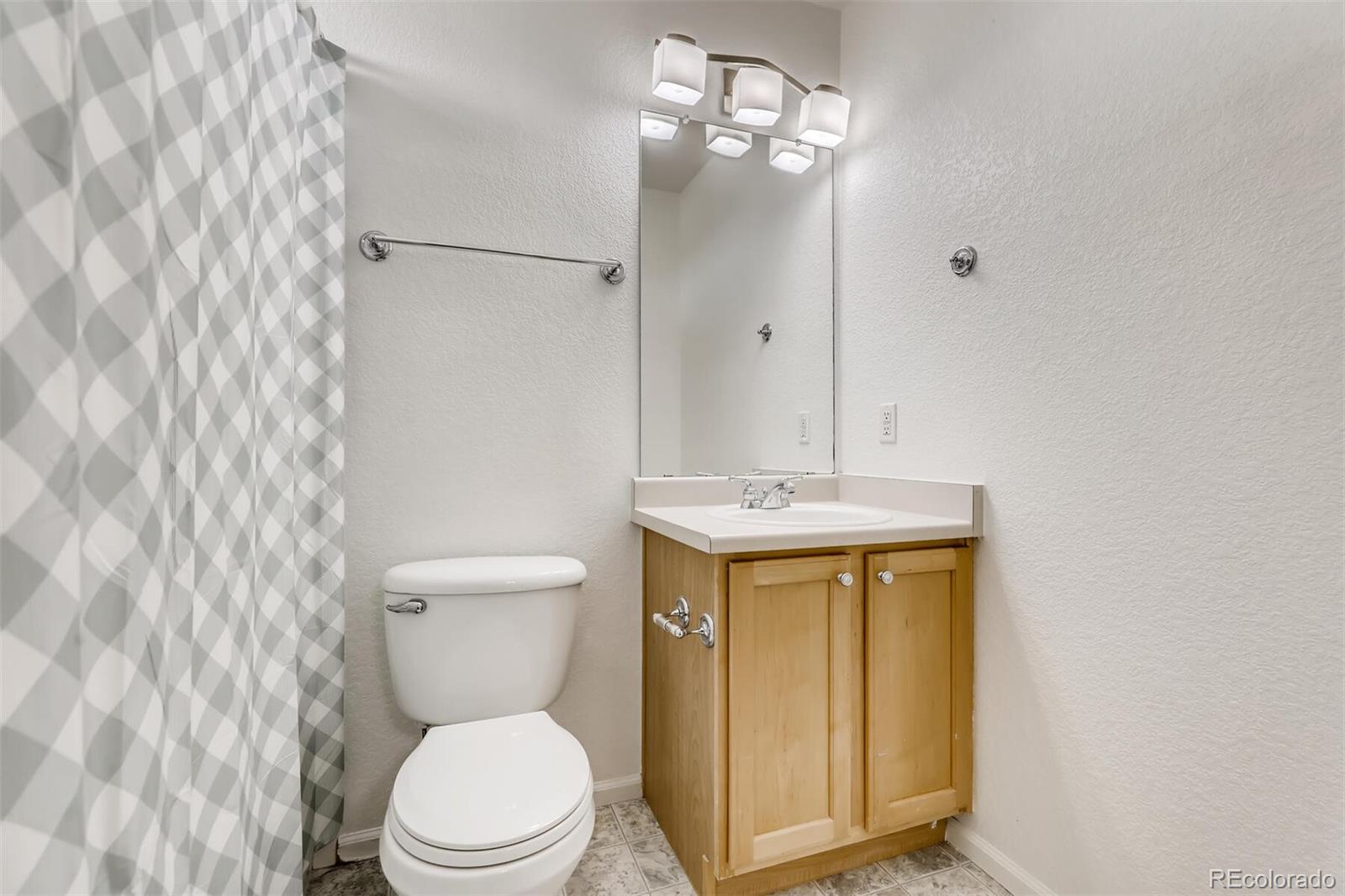 MLS Image #19 for 20574 e 47th avenue,denver, Colorado