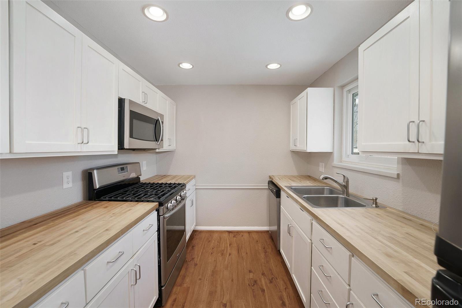 MLS Image #3 for 8378  benton way,arvada, Colorado
