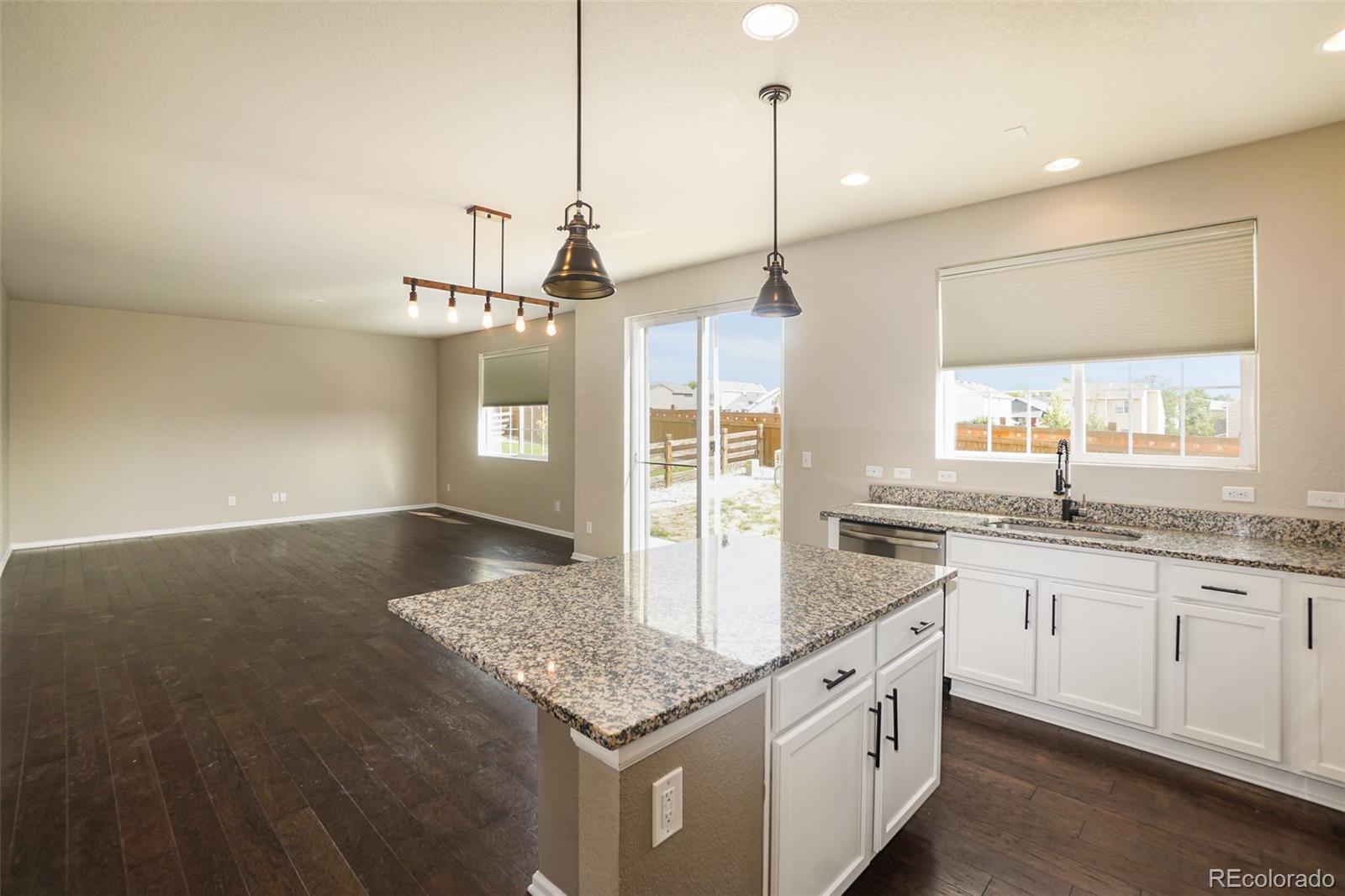 MLS Image #3 for 5087 s versailles circle,aurora, Colorado