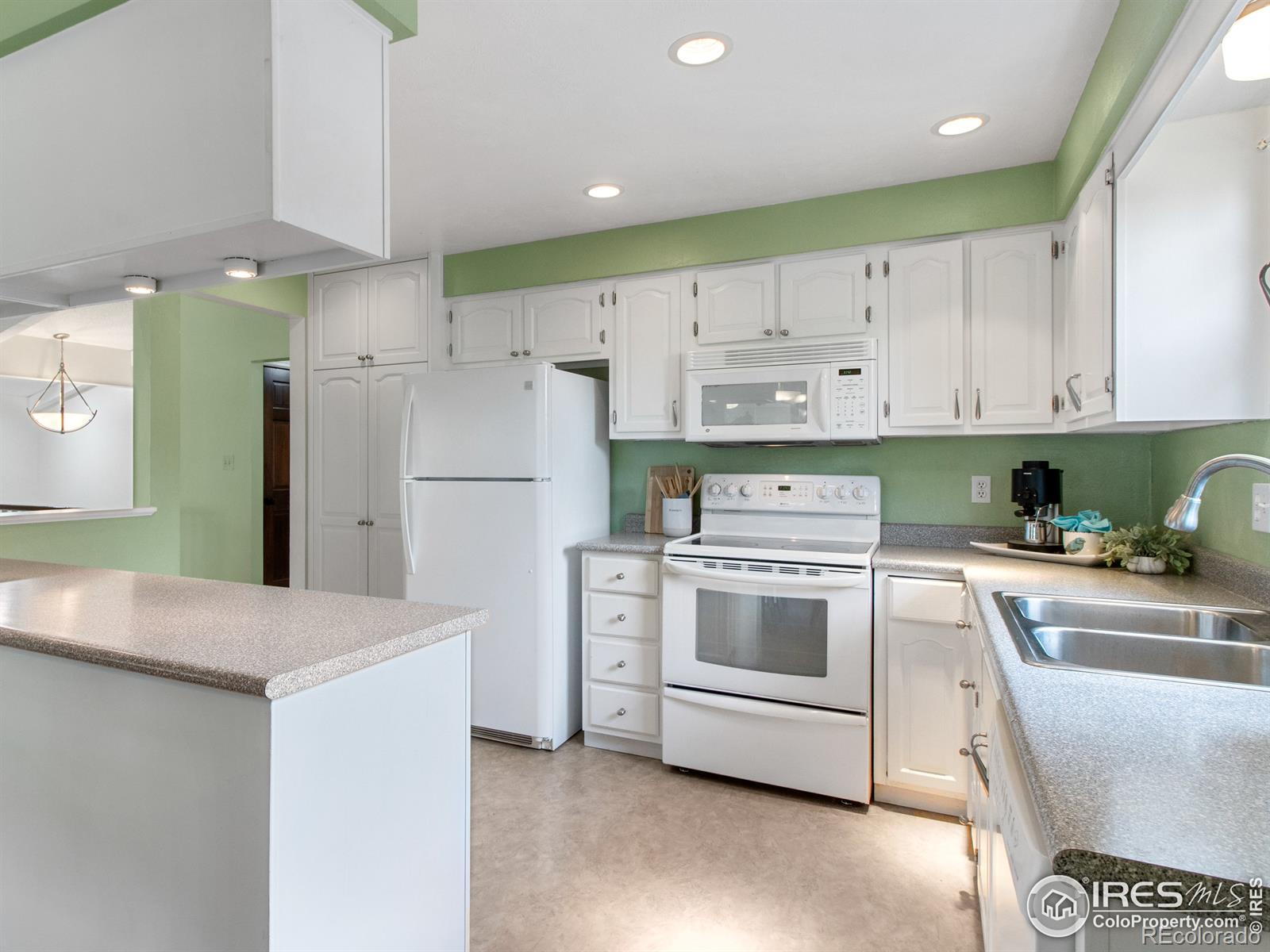 MLS Image #14 for 23  university circle,longmont, Colorado