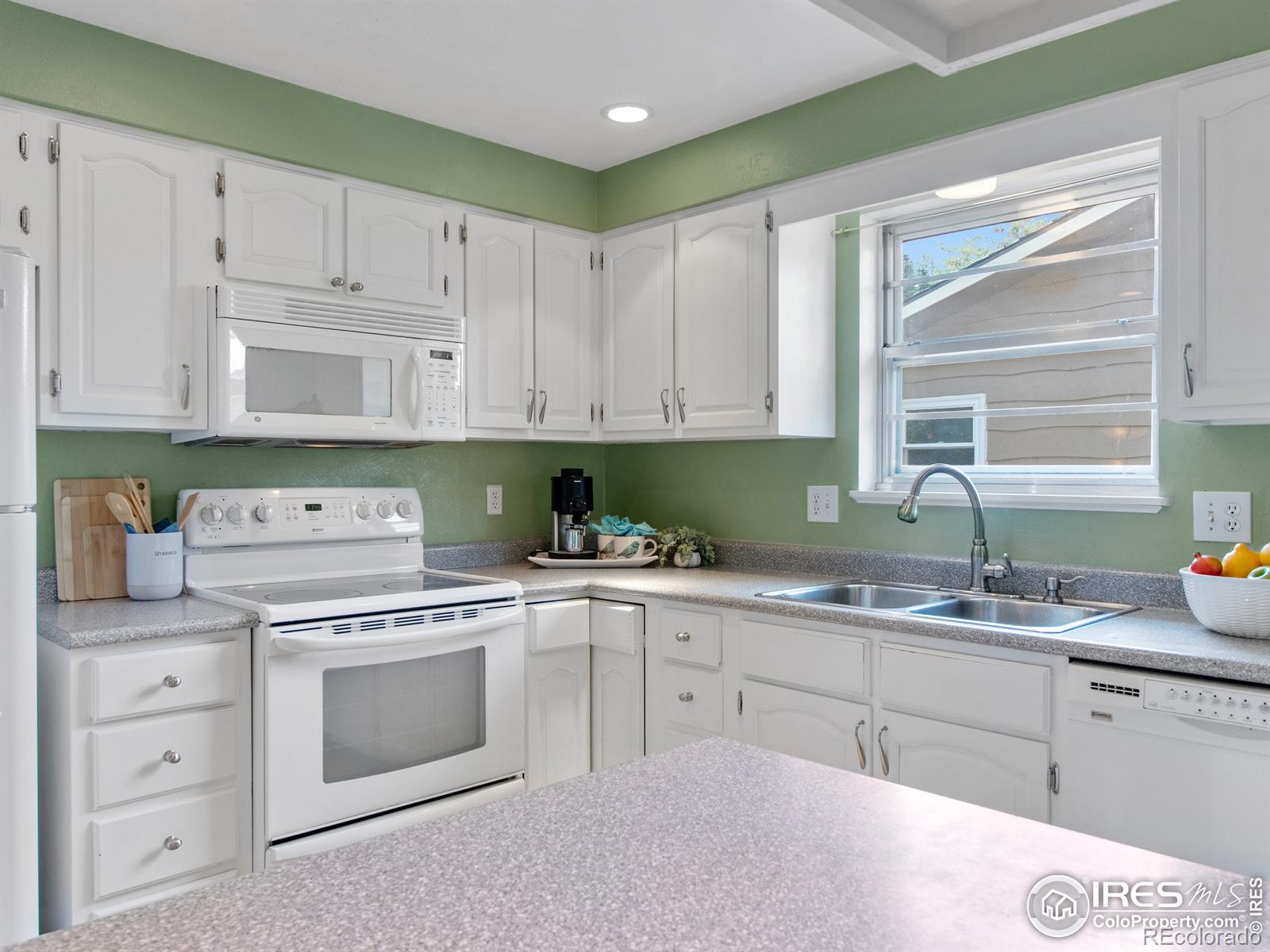 MLS Image #15 for 23  university circle,longmont, Colorado