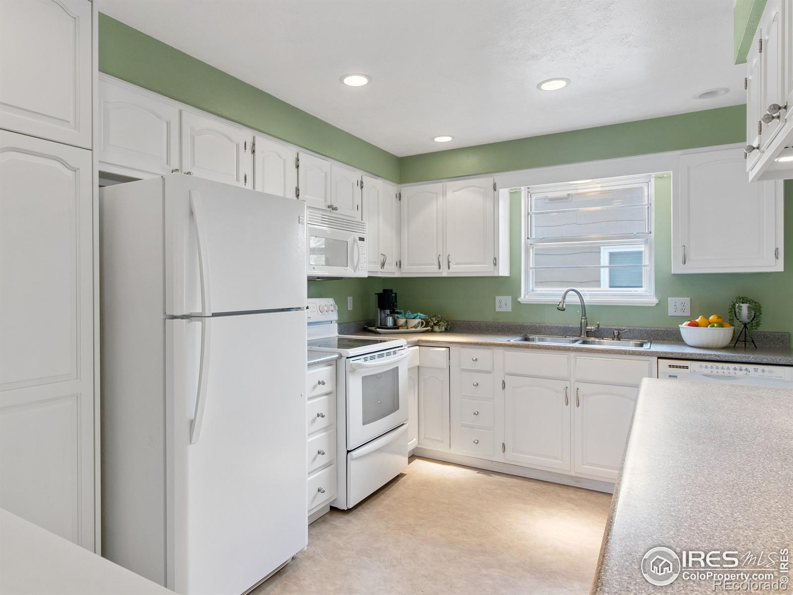 MLS Image #16 for 23  university circle,longmont, Colorado