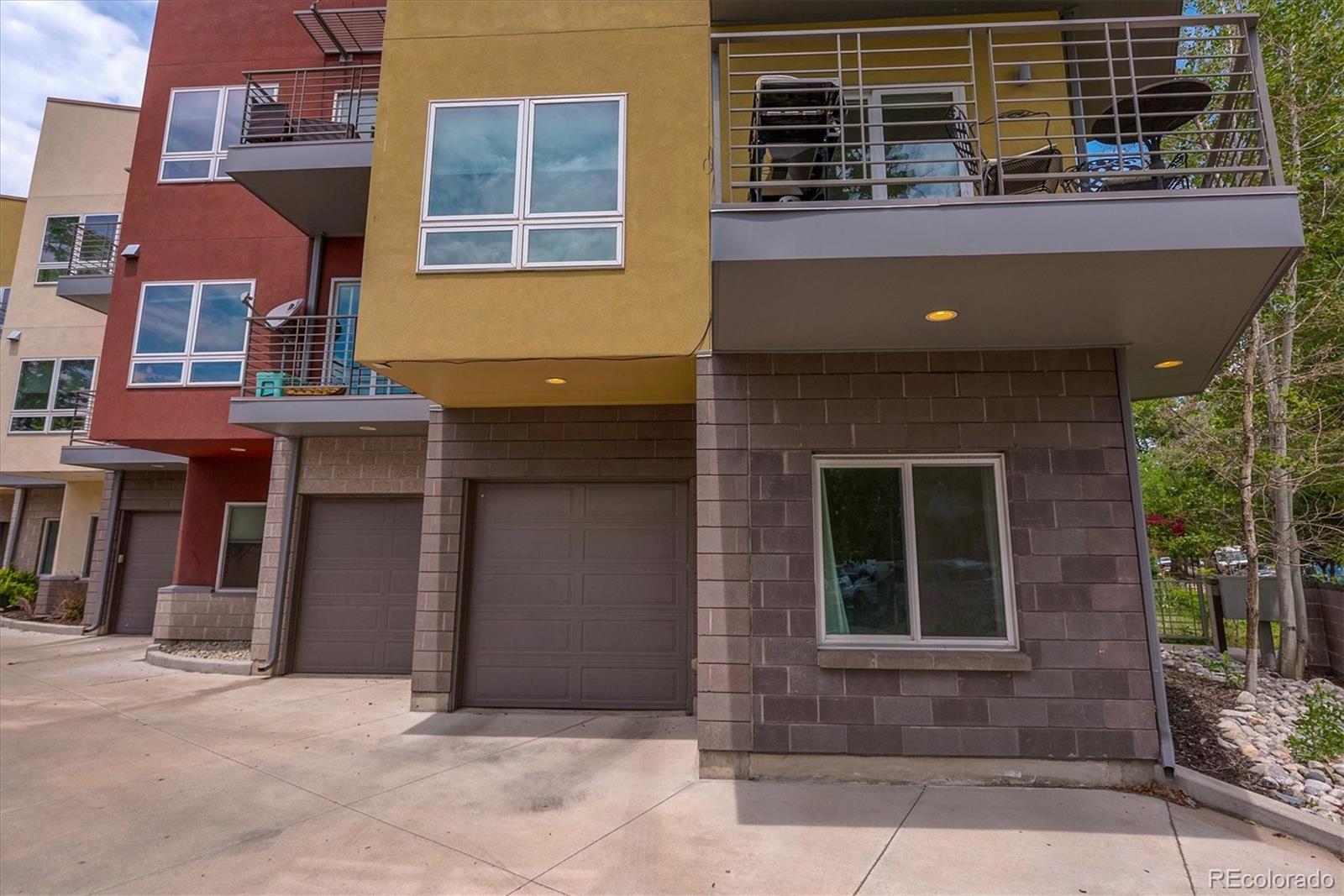 MLS Image #2 for 943 s washington street,denver, Colorado