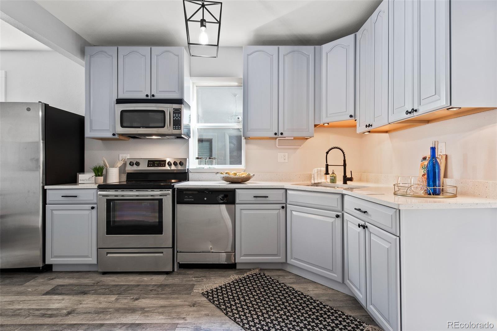 MLS Image #10 for 1327 s logan street,denver, Colorado