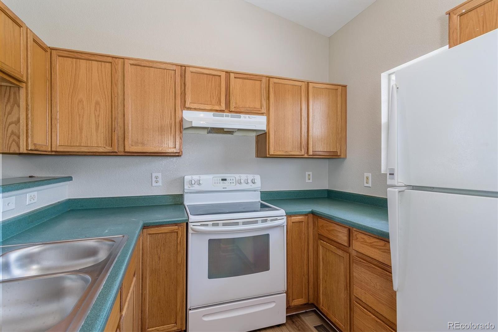 MLS Image #3 for 19519 e 18th place,aurora, Colorado