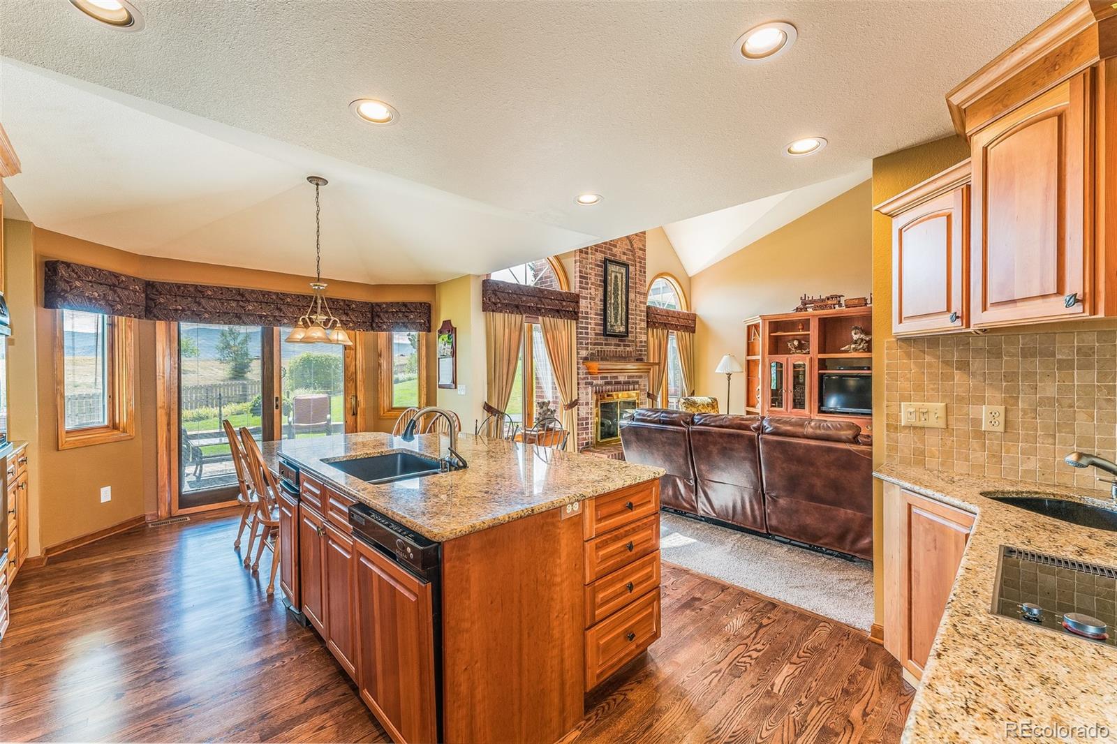 MLS Image #11 for 2528 s xenon court,denver, Colorado