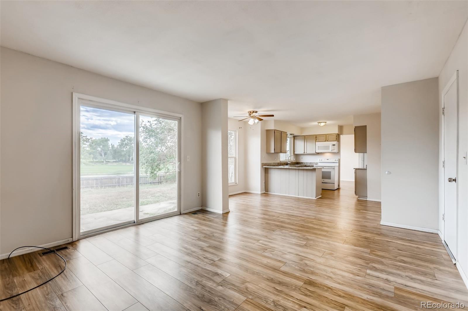 MLS Image #5 for 1075 s lewiston way,aurora, Colorado