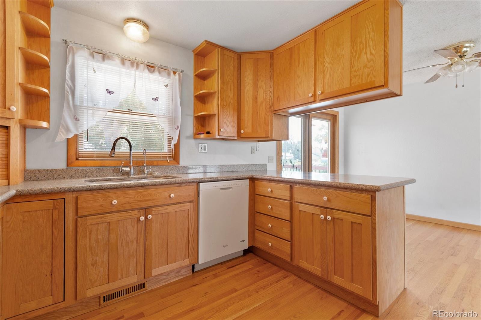 MLS Image #11 for 920  h avenue,limon, Colorado