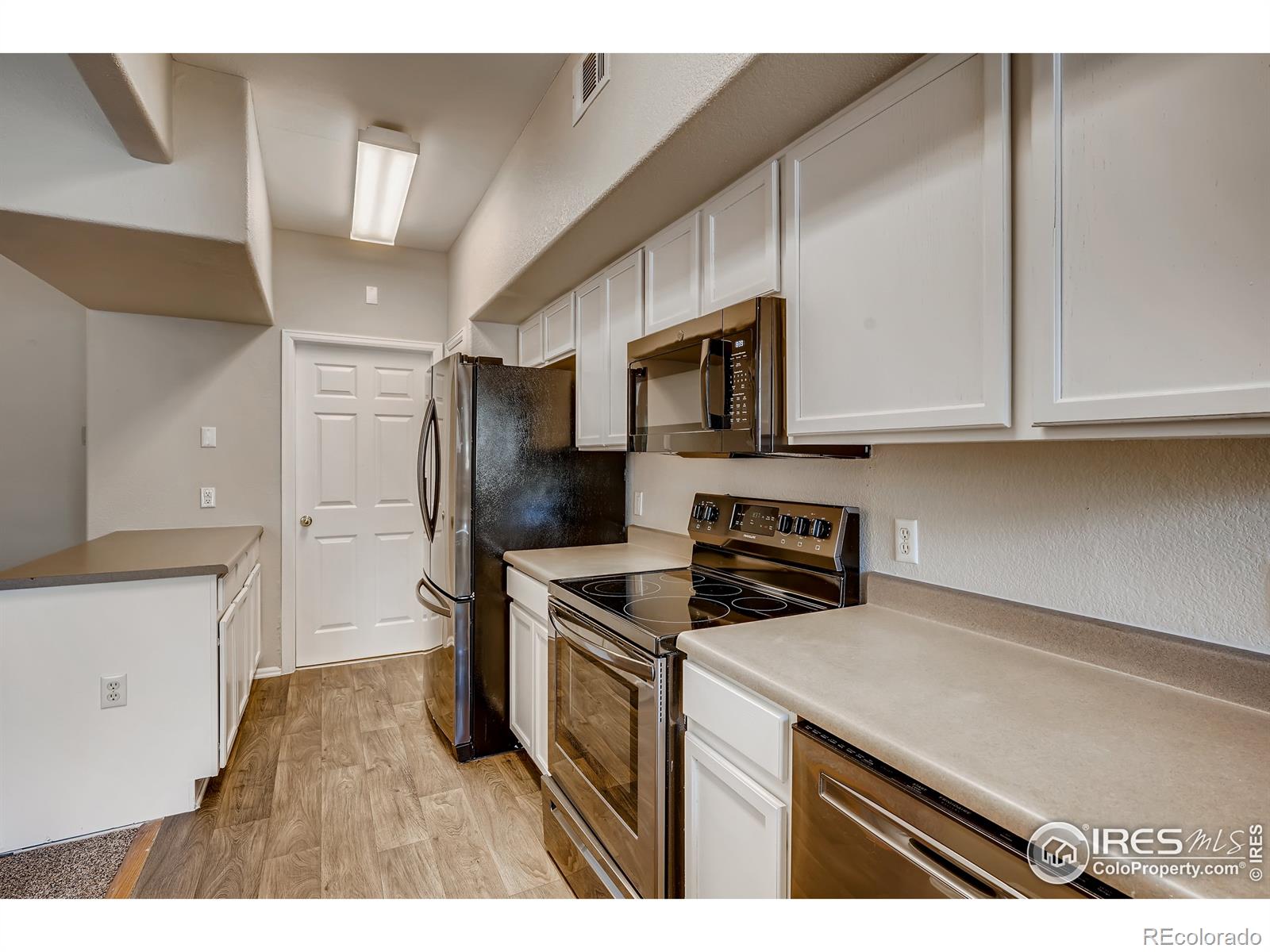 MLS Image #11 for 9530 e florida avenue,denver, Colorado