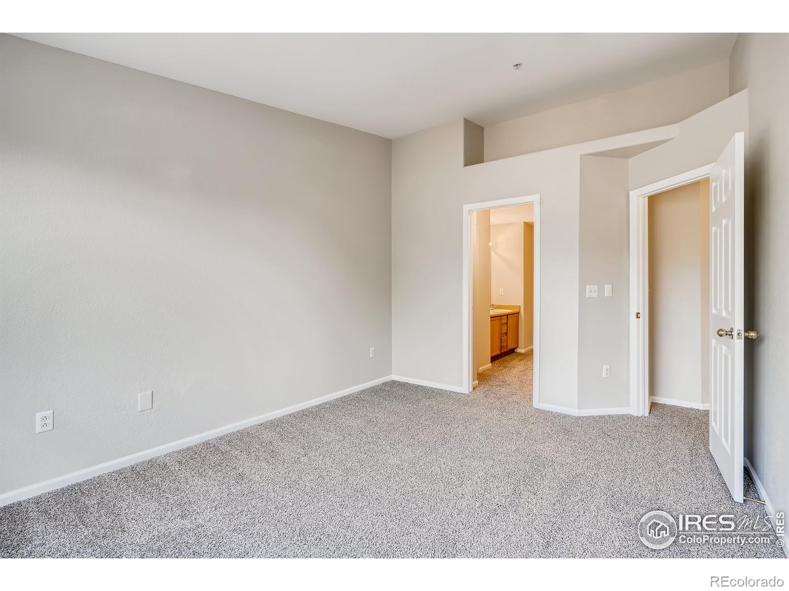 MLS Image #14 for 9530 e florida avenue,denver, Colorado