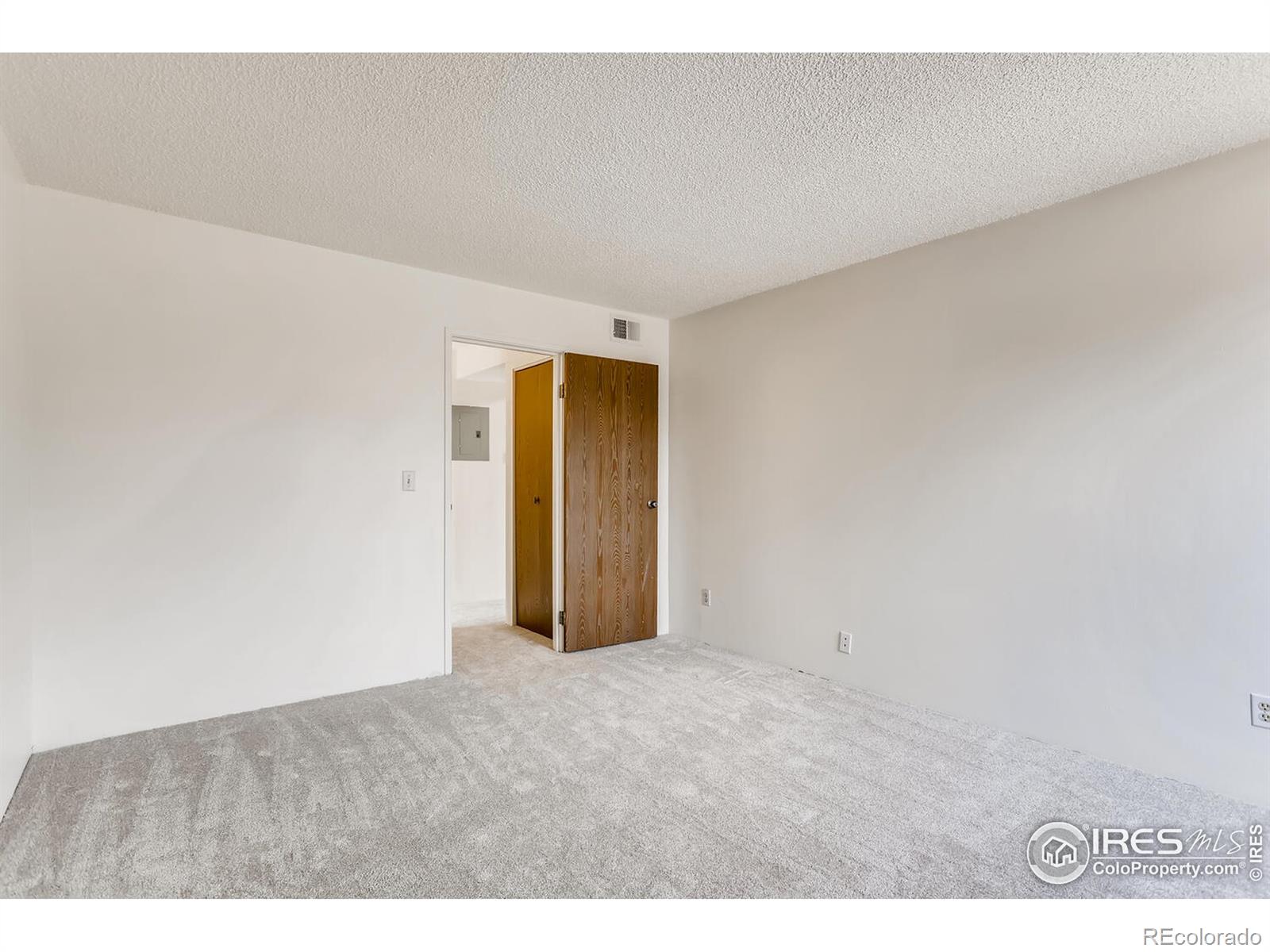 MLS Image #10 for 11907 e harvard avenue,aurora, Colorado