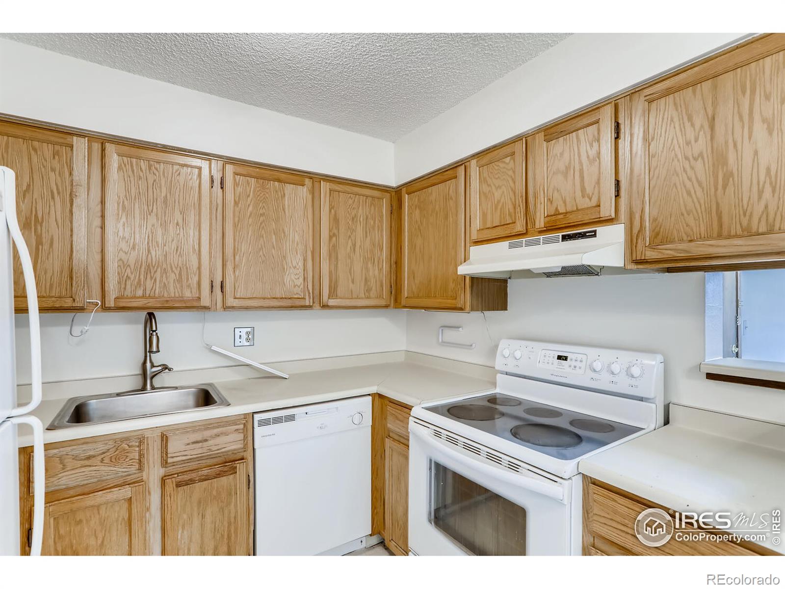 MLS Image #5 for 11907 e harvard avenue,aurora, Colorado