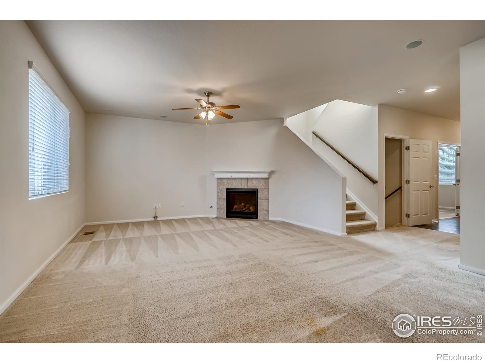 MLS Image #4 for 25107 e maple avenue,aurora, Colorado