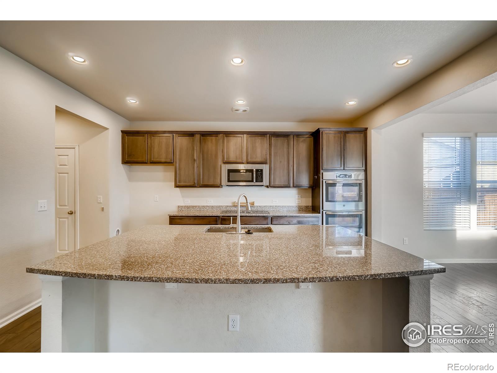 MLS Image #8 for 25107 e maple avenue,aurora, Colorado