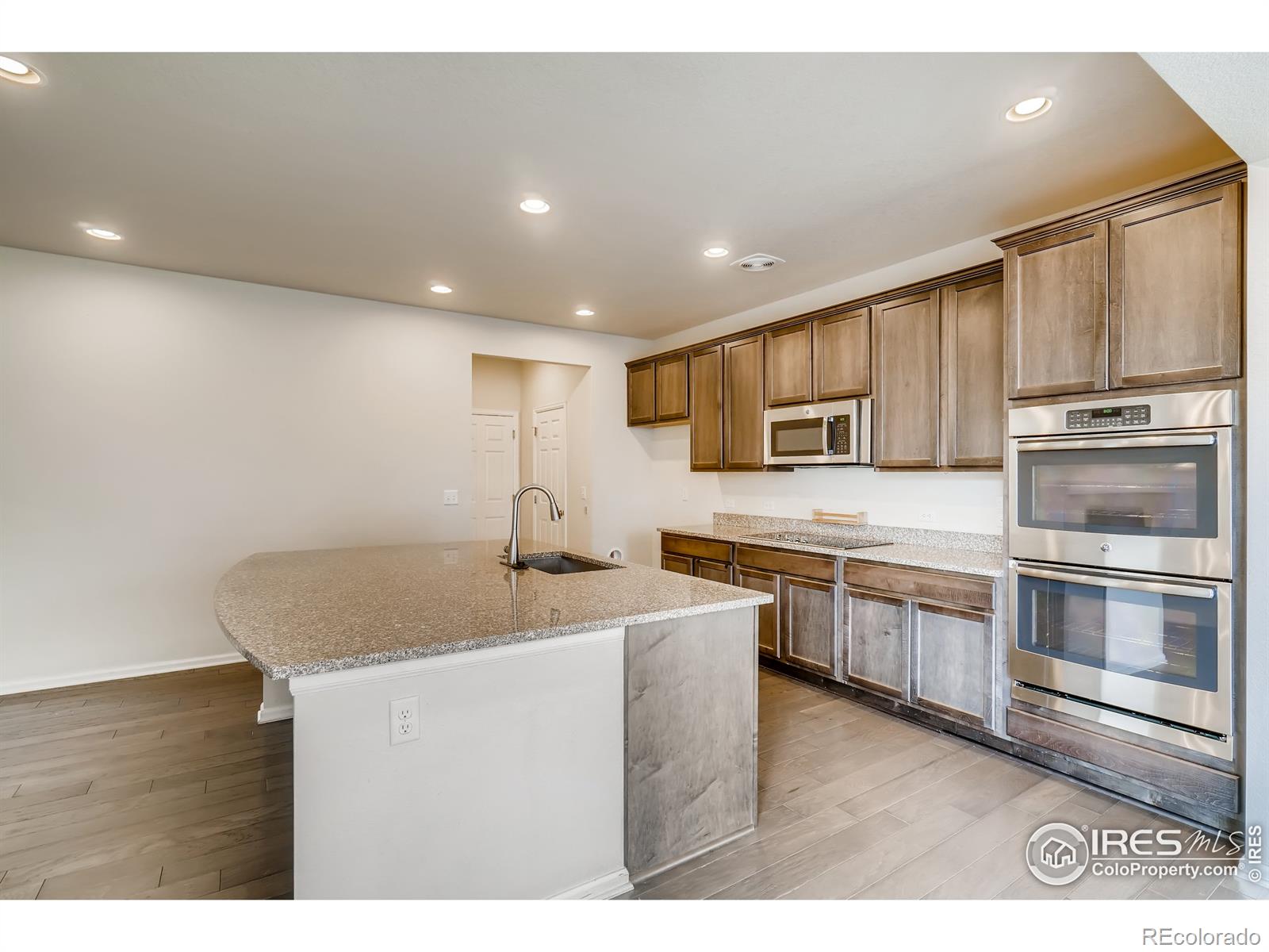 MLS Image #9 for 25107 e maple avenue,aurora, Colorado