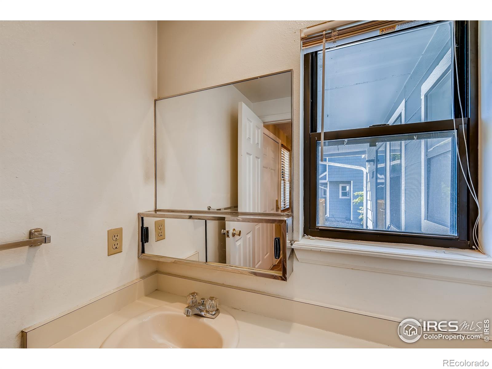 MLS Image #15 for 1475 s quebec way,denver, Colorado