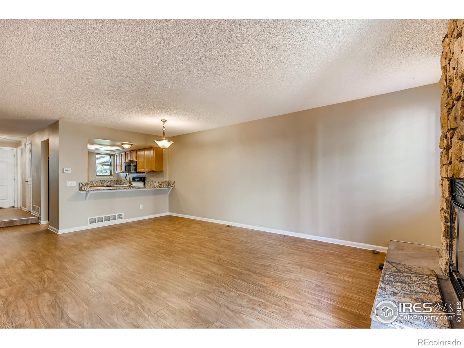 MLS Image #6 for 1475 s quebec way,denver, Colorado