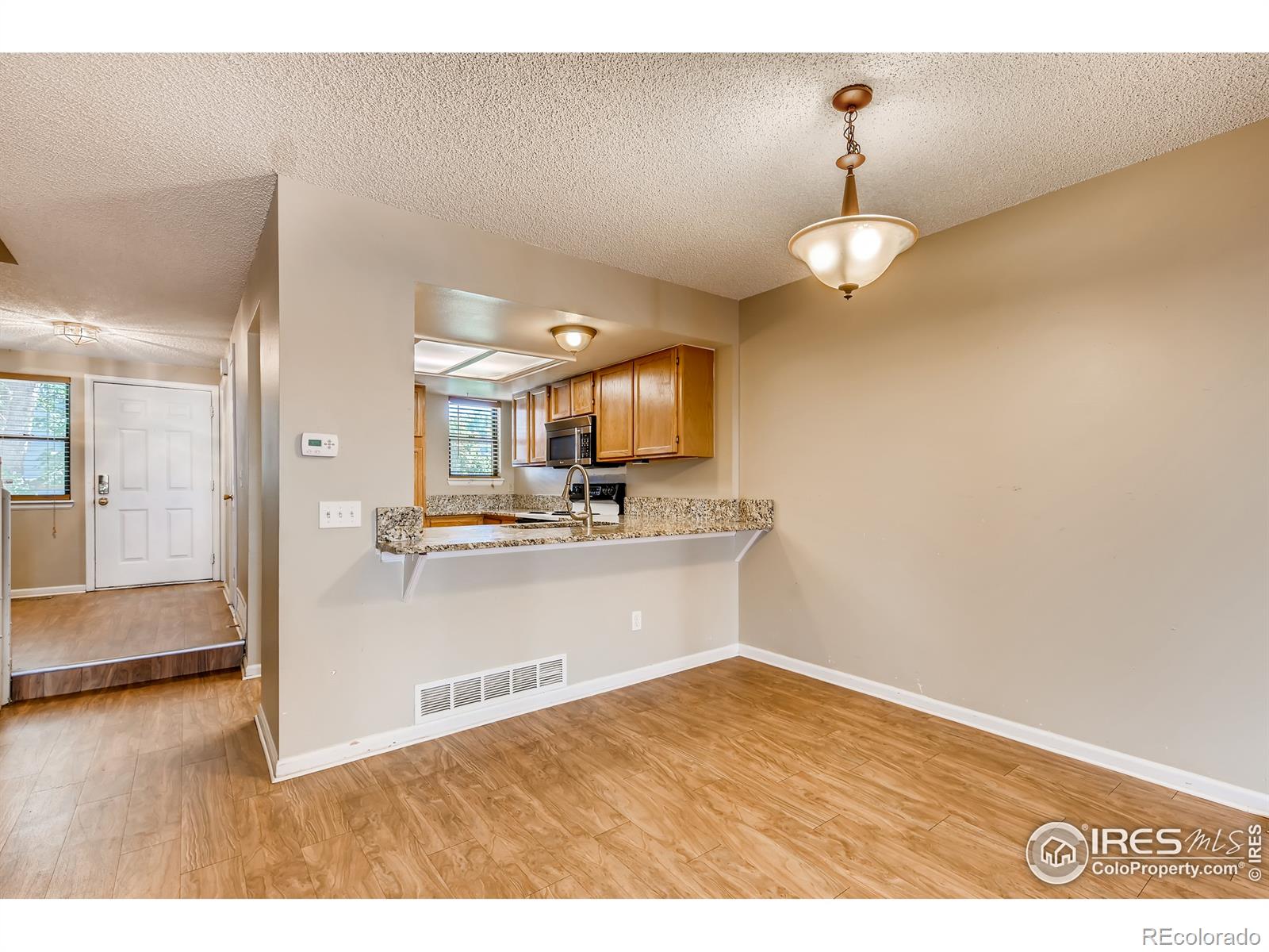 MLS Image #8 for 1475 s quebec way,denver, Colorado
