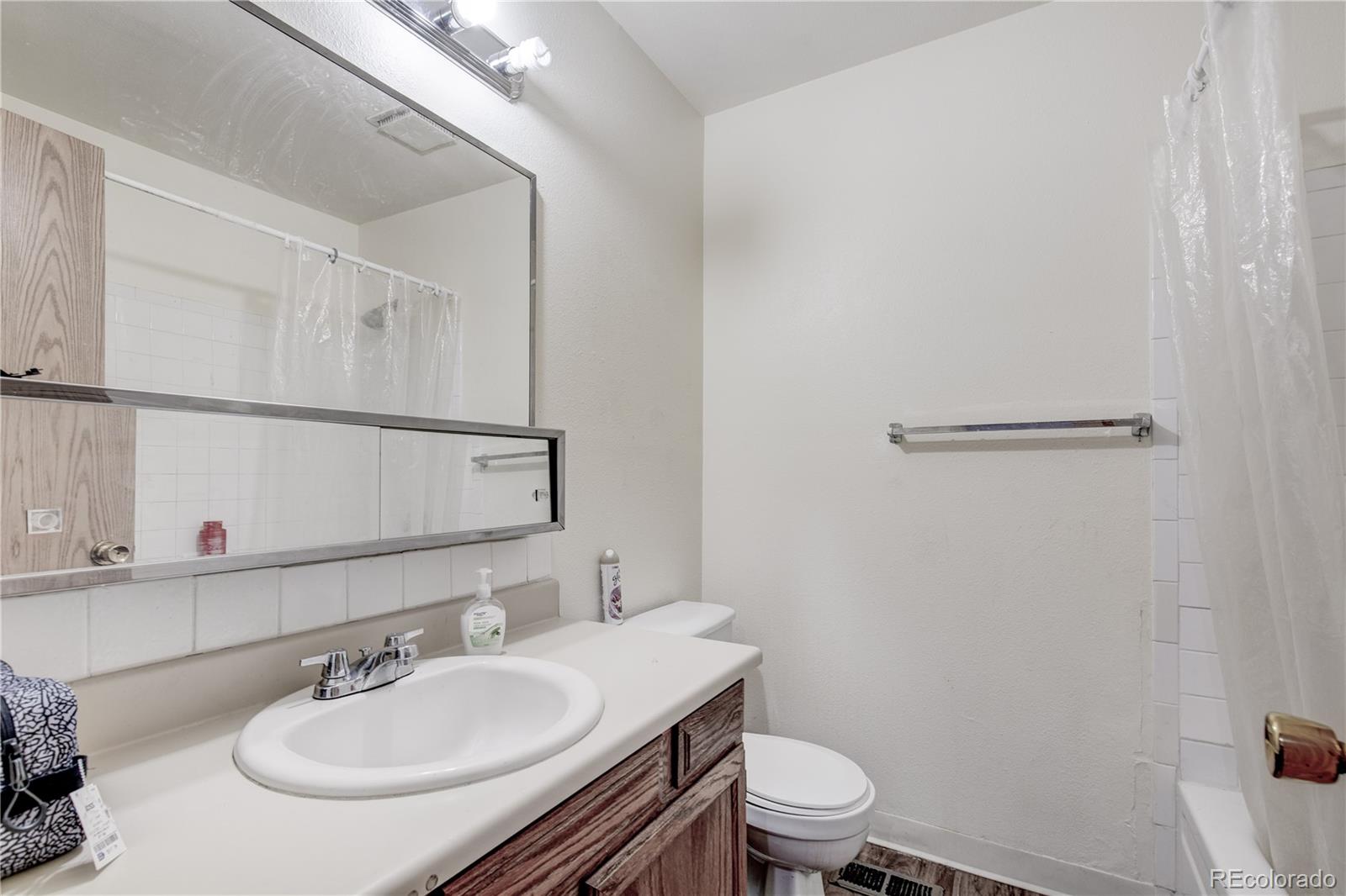 MLS Image #12 for 17696 e loyola drive,aurora, Colorado