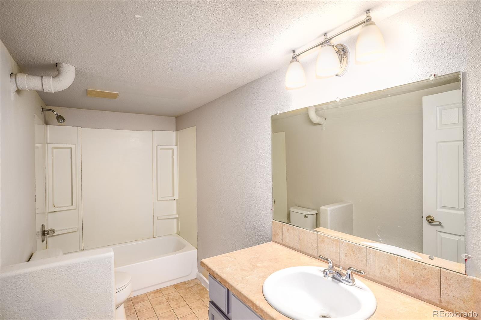 MLS Image #10 for 224  tucson street,aurora, Colorado