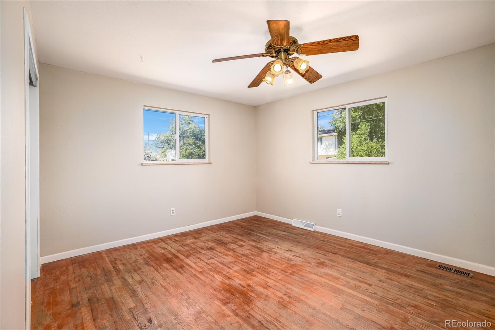MLS Image #5 for 224  tucson street,aurora, Colorado