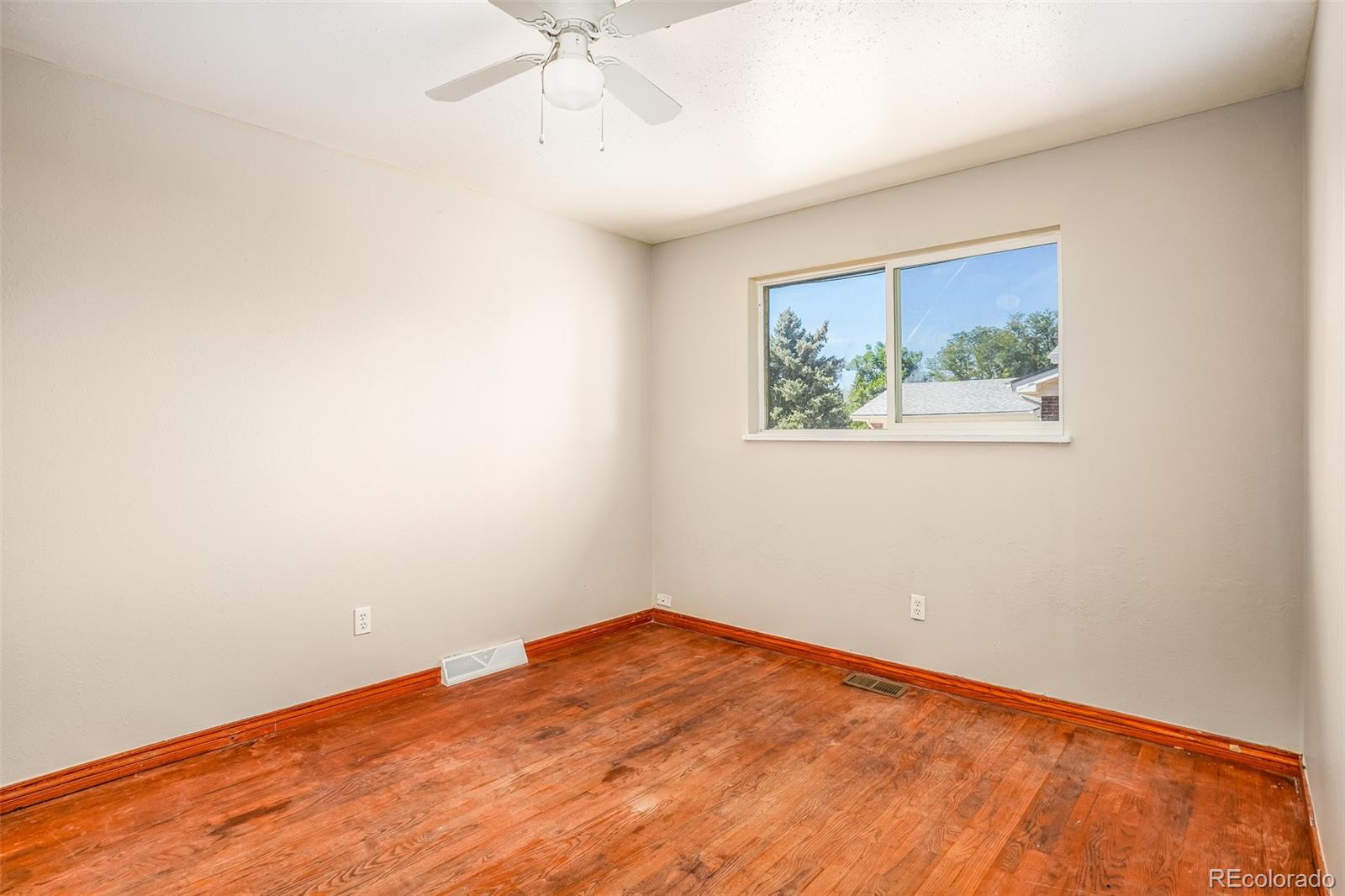 MLS Image #7 for 224  tucson street,aurora, Colorado