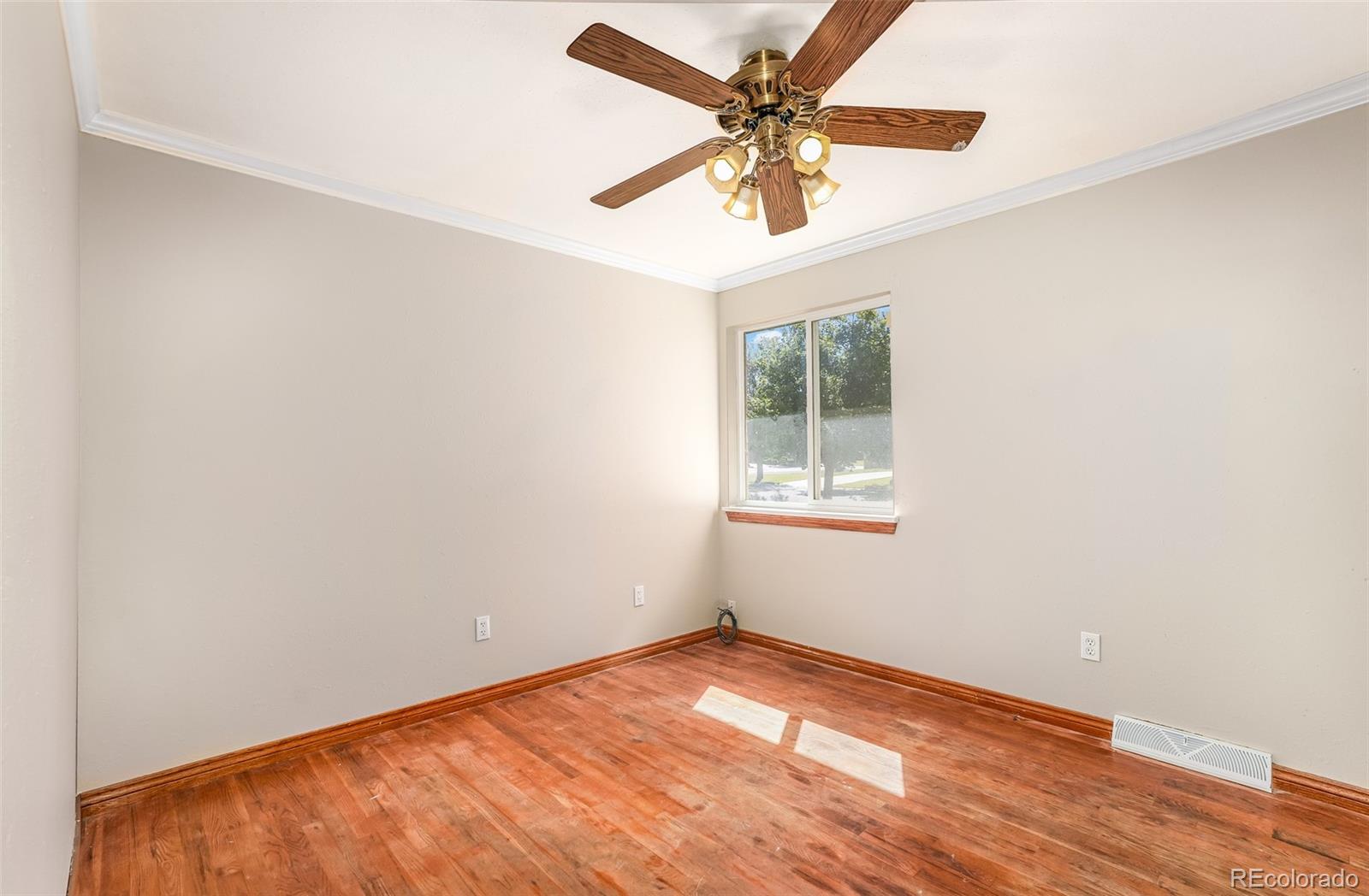MLS Image #8 for 224  tucson street,aurora, Colorado