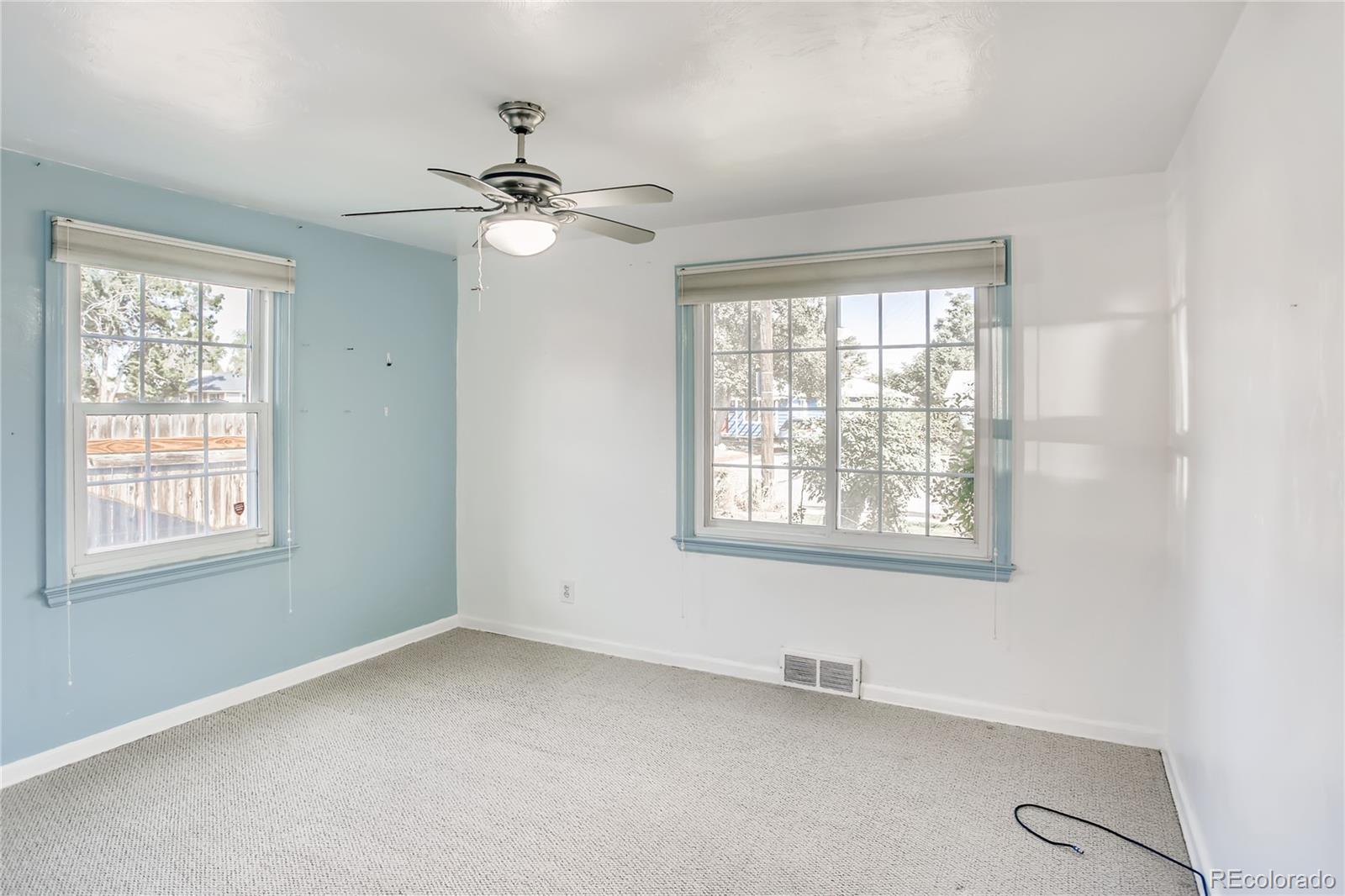 MLS Image #13 for 955 s dale court,denver, Colorado