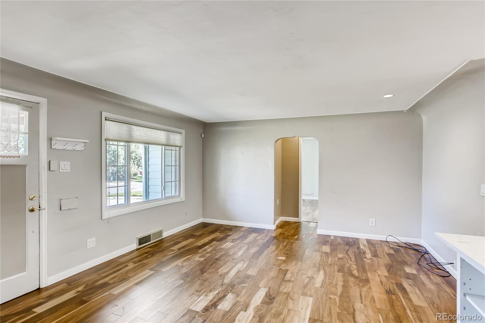 MLS Image #9 for 955 s dale court,denver, Colorado