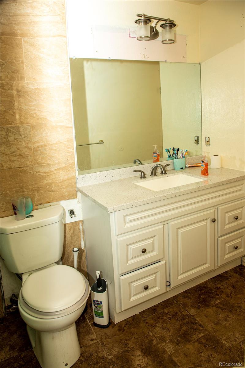 MLS Image #12 for 903 s oakland court,aurora, Colorado