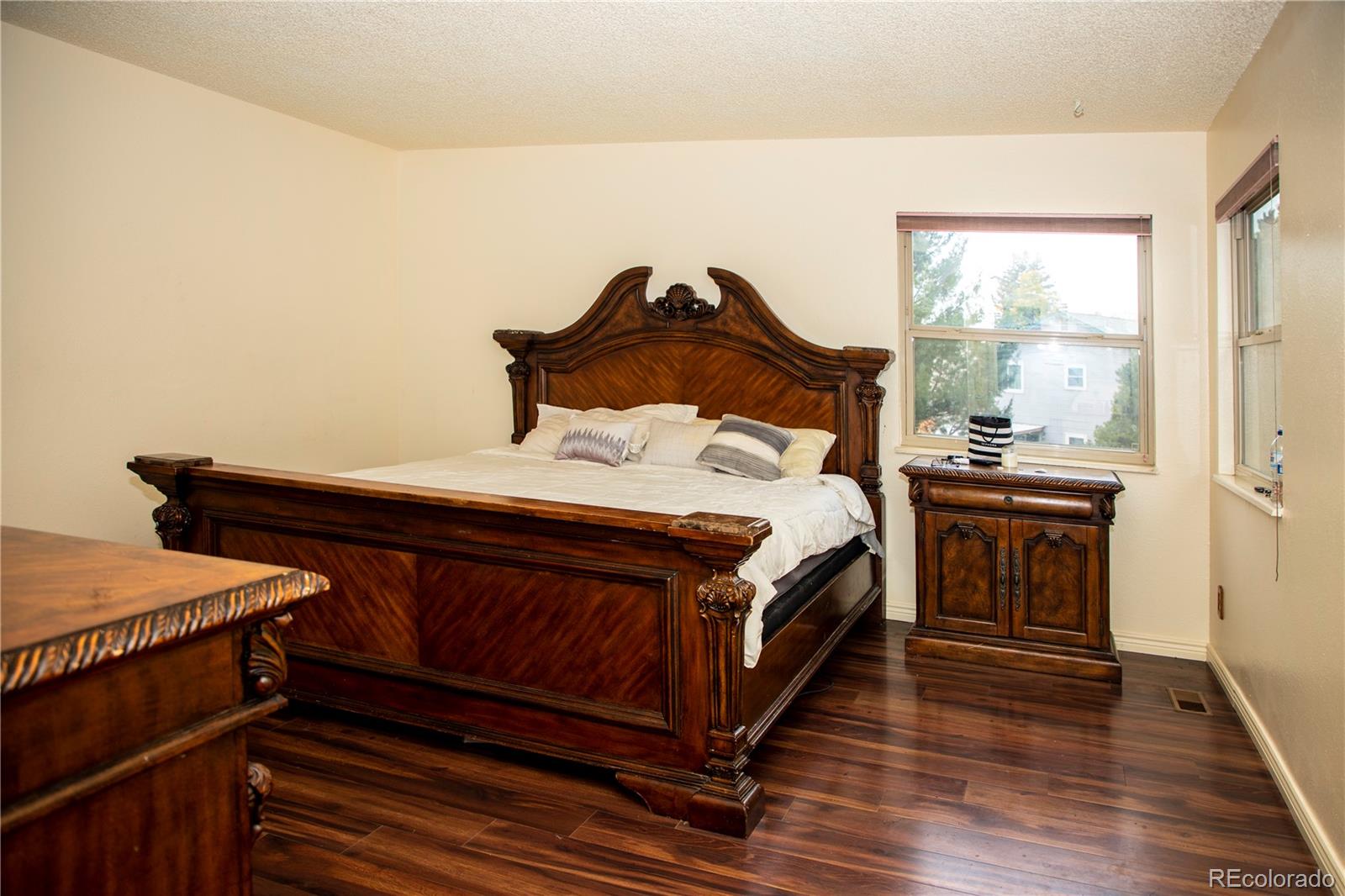 MLS Image #9 for 903 s oakland court,aurora, Colorado