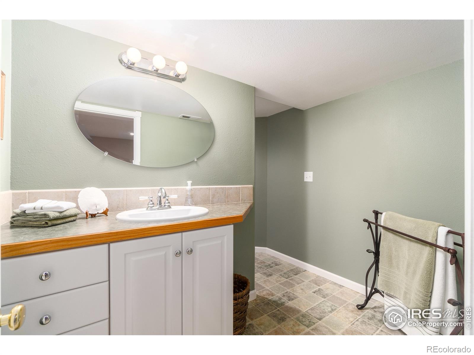 MLS Image #26 for 412  cheyenne drive,berthoud, Colorado