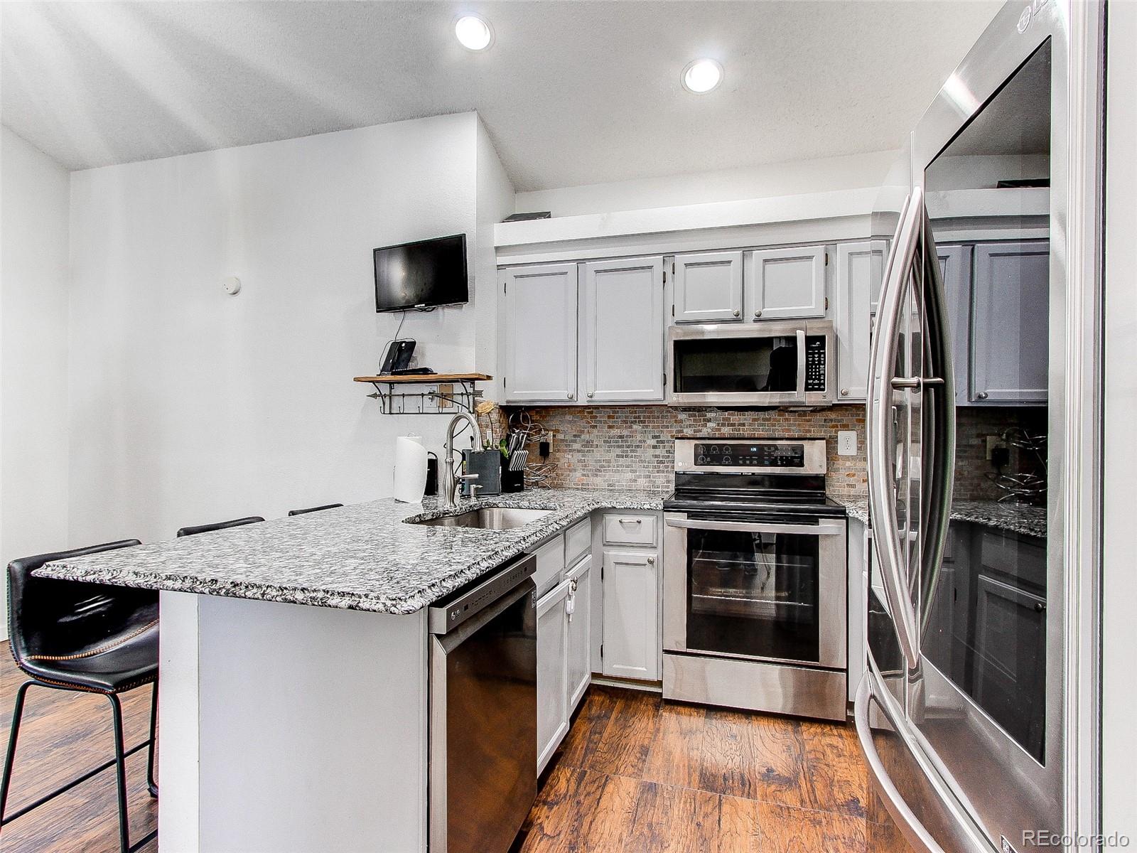 MLS Image #9 for 19473 e 42nd avenue,denver, Colorado