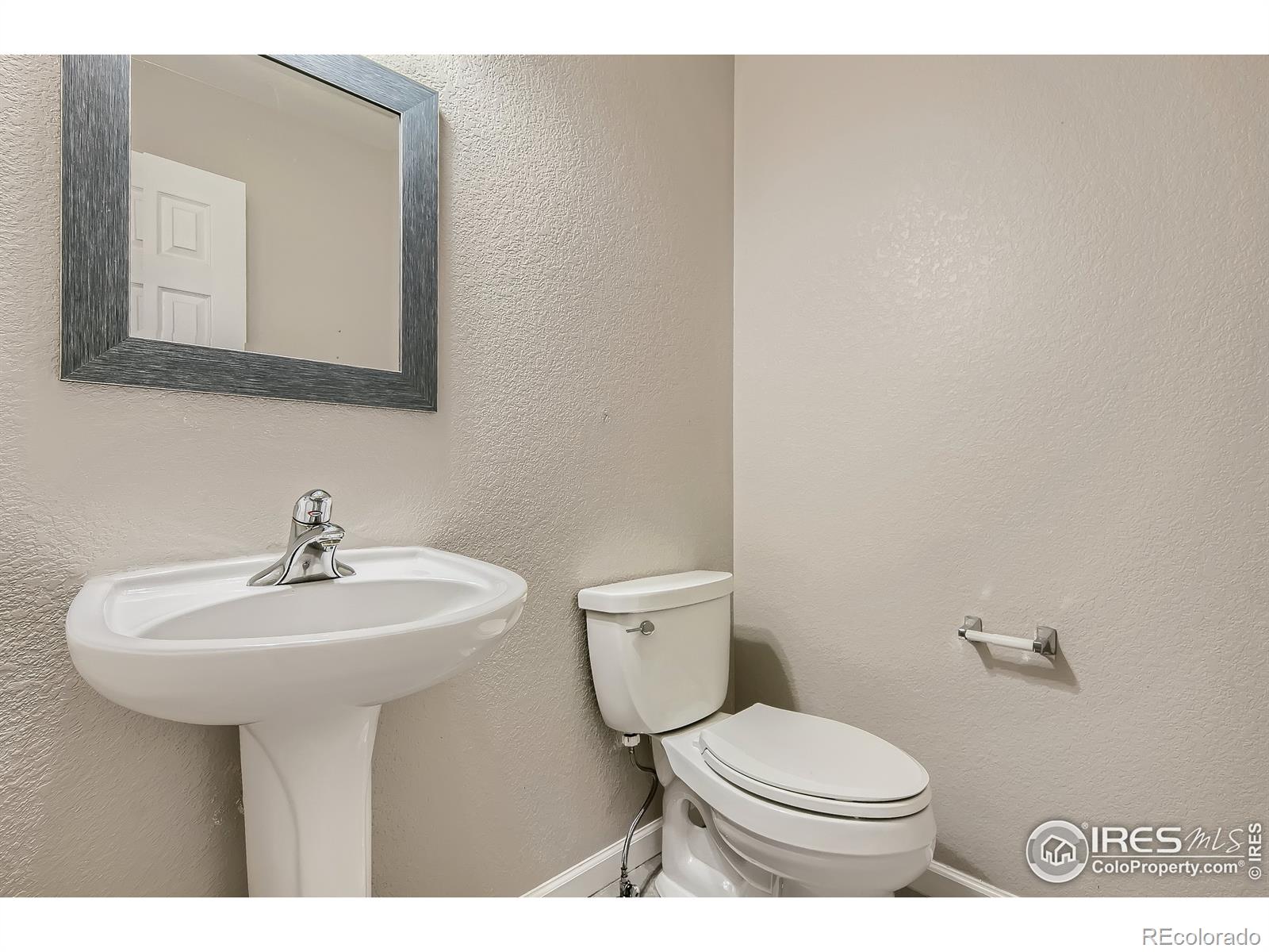 MLS Image #14 for 16027 e 97th place,commerce city, Colorado