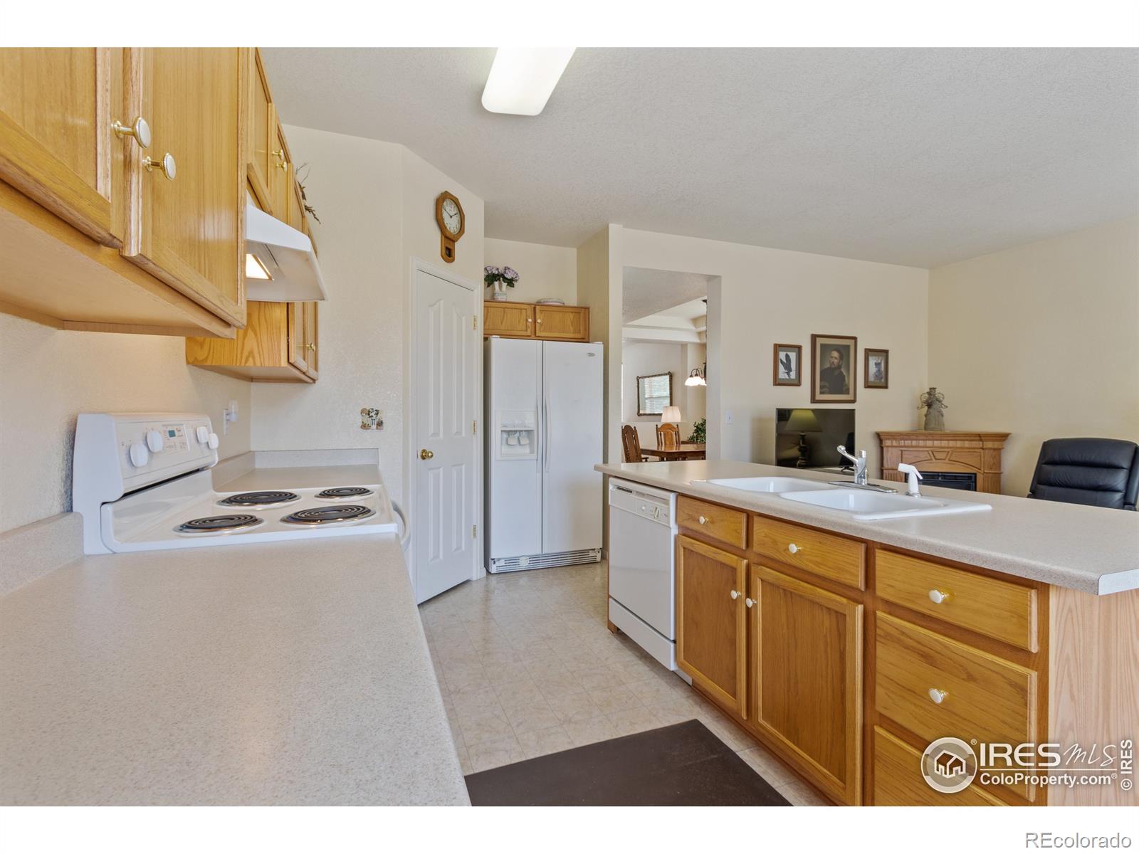 MLS Image #13 for 932  glenarbor circle,longmont, Colorado