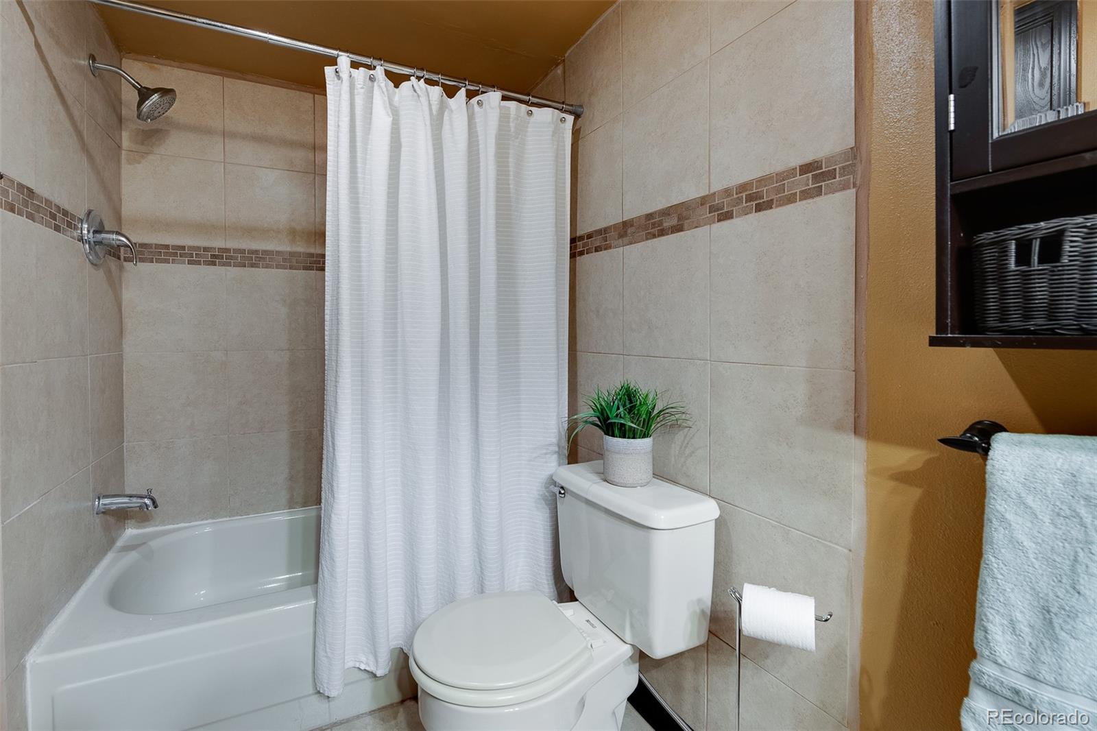 MLS Image #13 for 4681 s decatur street,englewood, Colorado