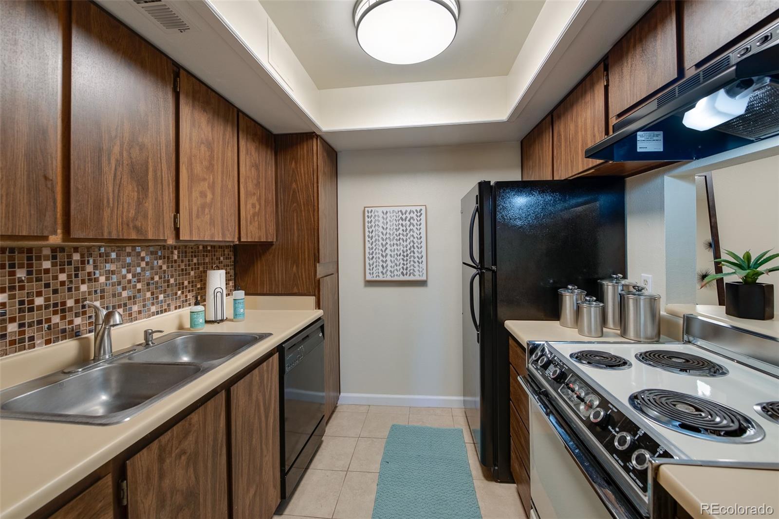 MLS Image #3 for 4681 s decatur street,englewood, Colorado