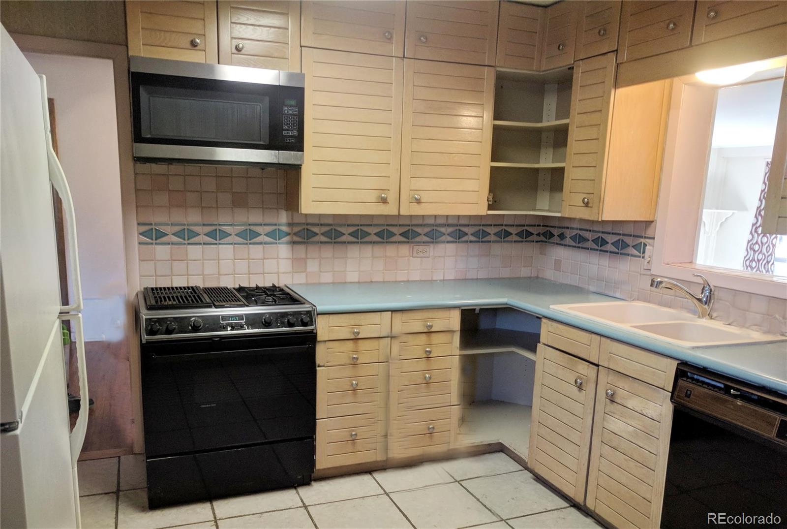 MLS Image #13 for 3351 s dahlia street,denver, Colorado