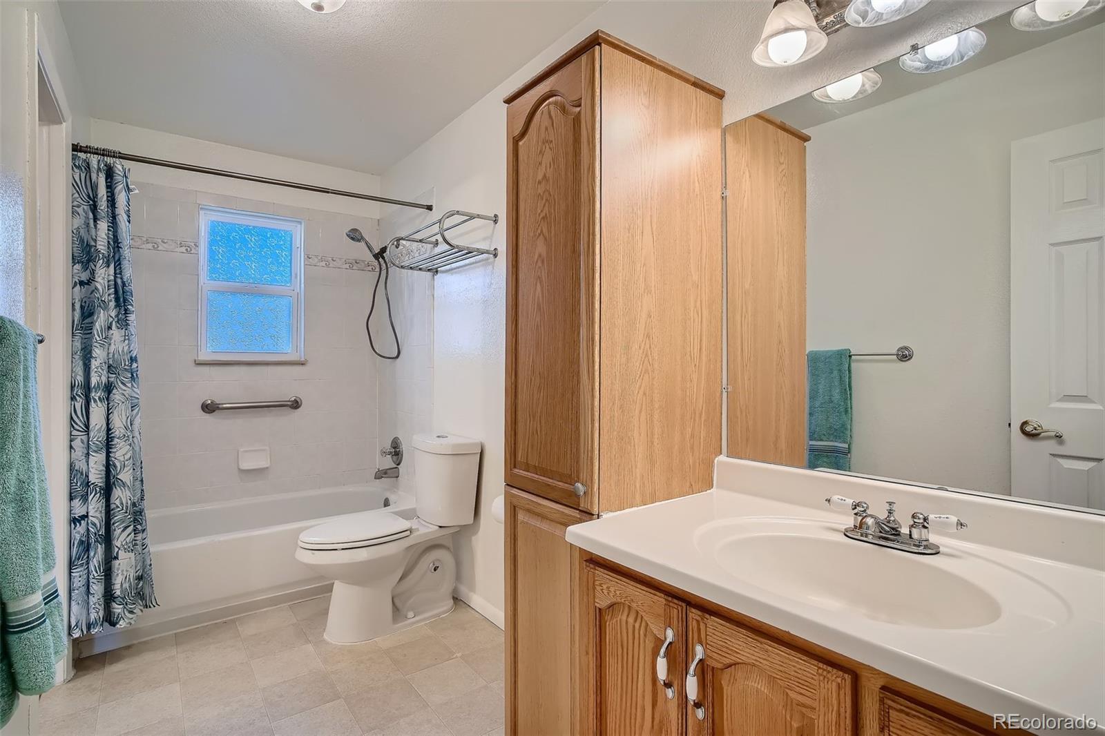 MLS Image #16 for 6478 w kenyon avenue,denver, Colorado