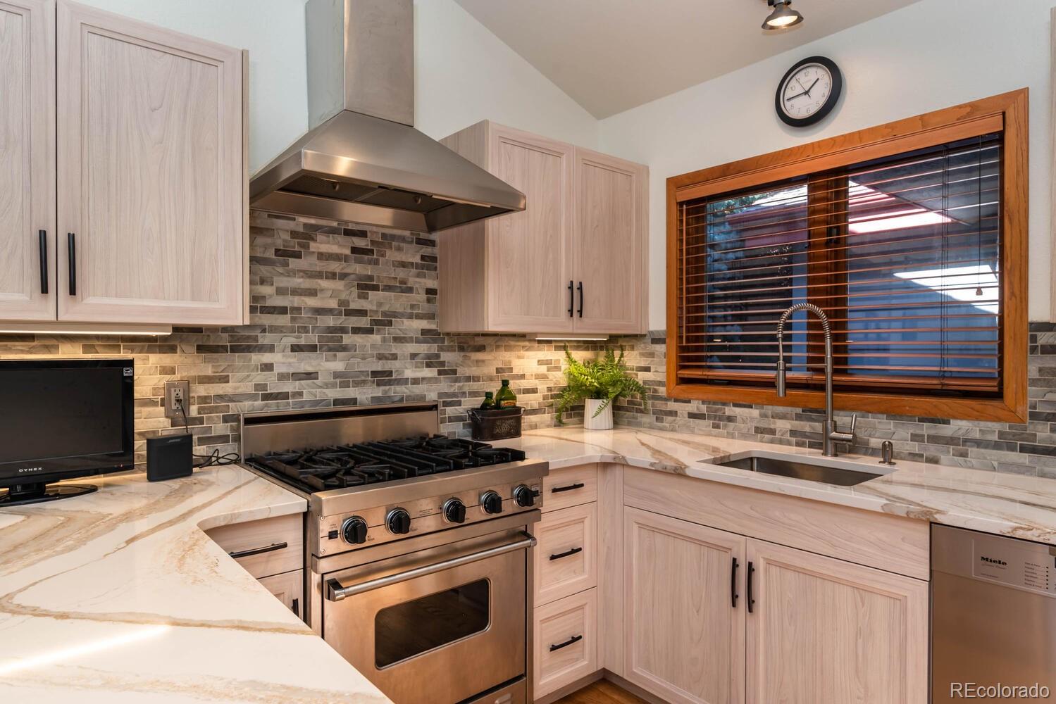 MLS Image #16 for 3898  promontory court,boulder, Colorado
