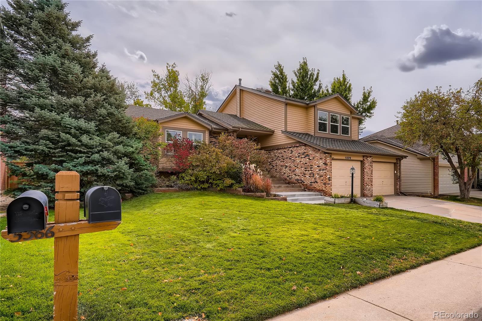 MLS Image #2 for 5370 s olathe circle,centennial, Colorado