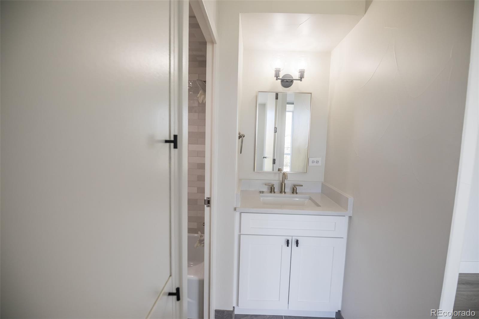 MLS Image #11 for 3100 e cherry creek south drive,denver, Colorado